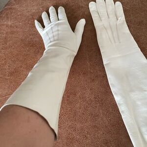 Antique 1930’s Elegant White Ivory Opera Kid Leather Gloves size 7 washable